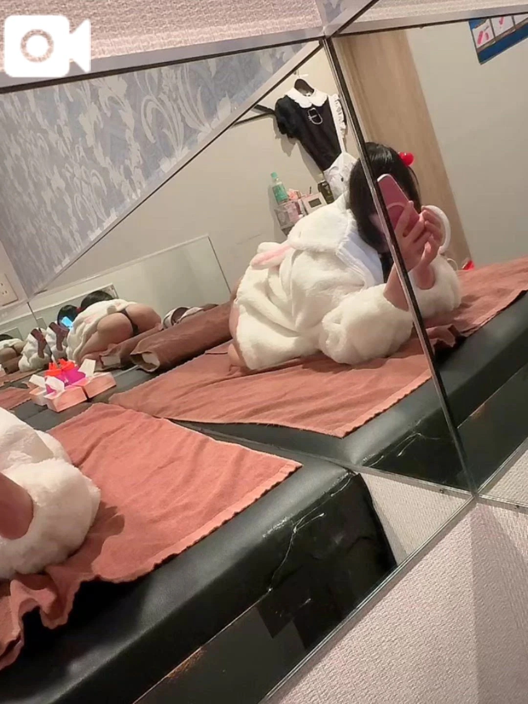 鏡越しのプリケツ♡